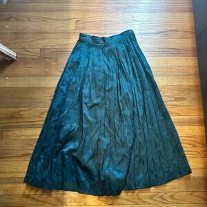 Susan Bristol Dark Green Pleated Skirt – Size 6